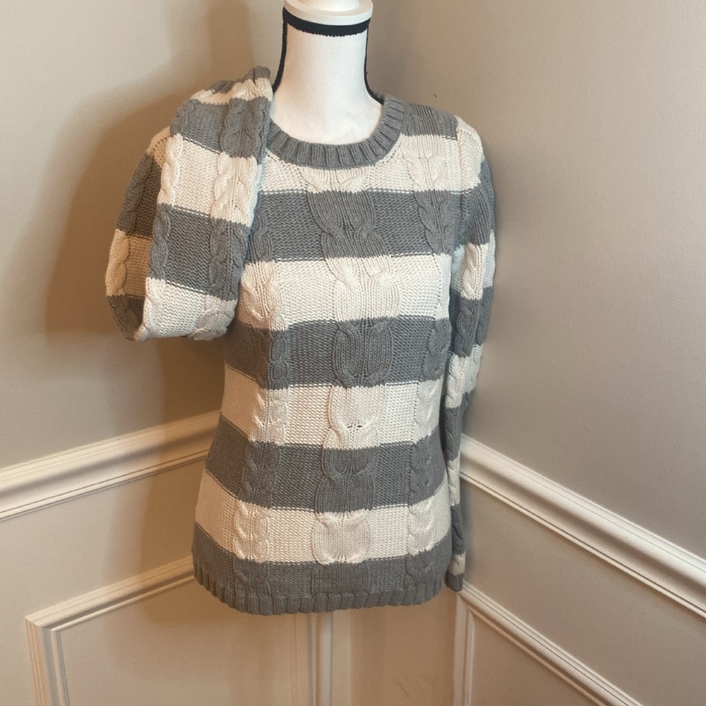 Thick Cable Knit Sweater size medium